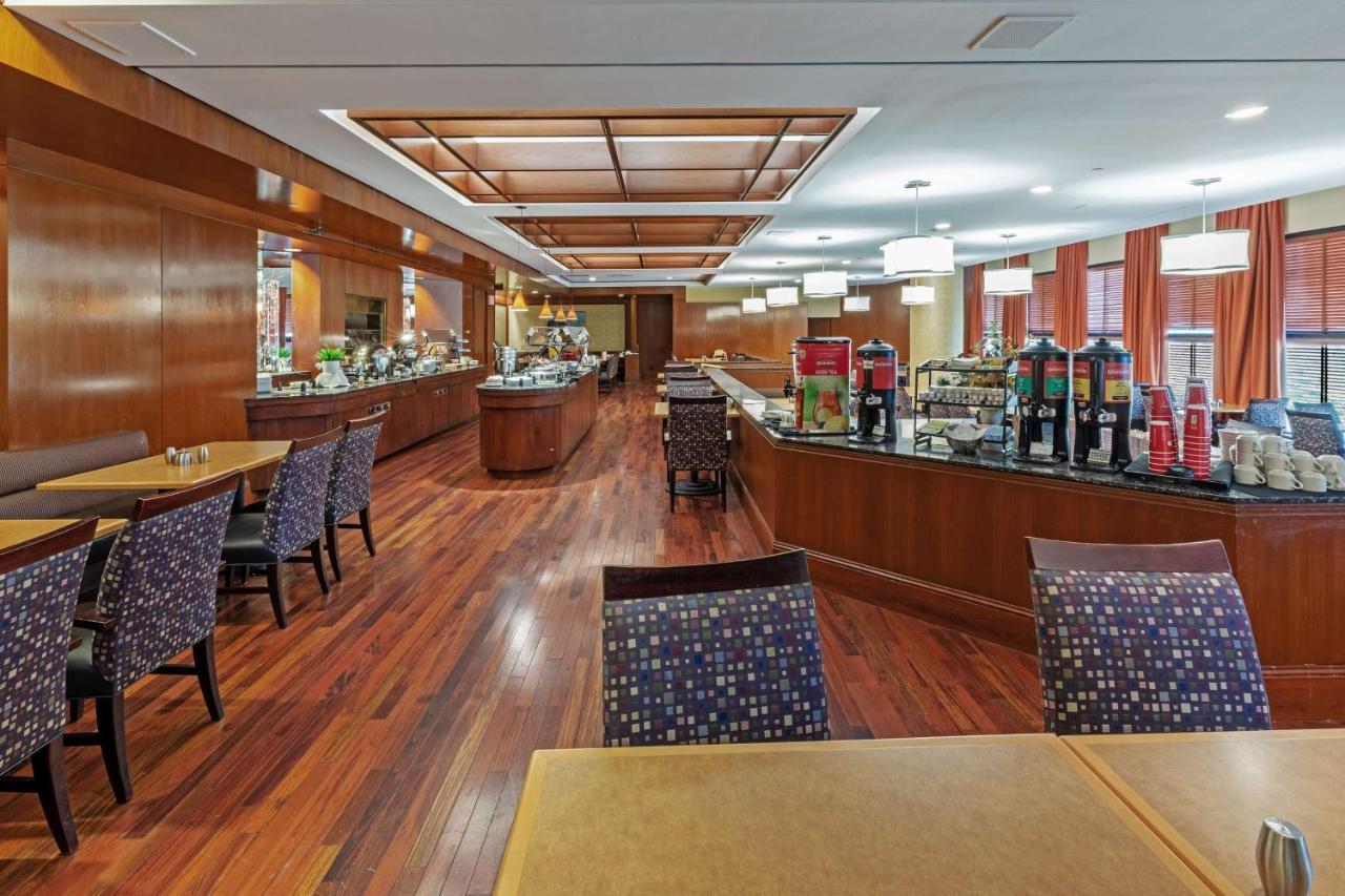 Doubletree By Hilton Tulsa At Warren Place Eksteriør bilde