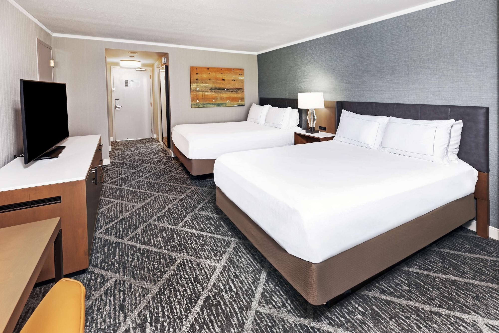 Doubletree By Hilton Tulsa At Warren Place Eksteriør bilde