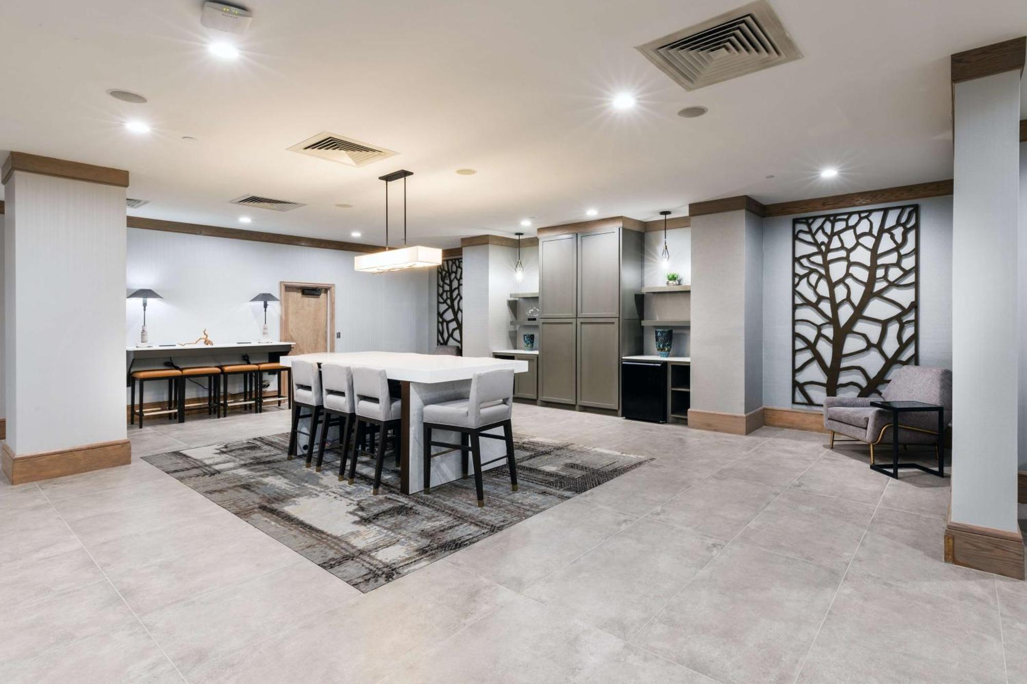 Doubletree By Hilton Tulsa At Warren Place Eksteriør bilde