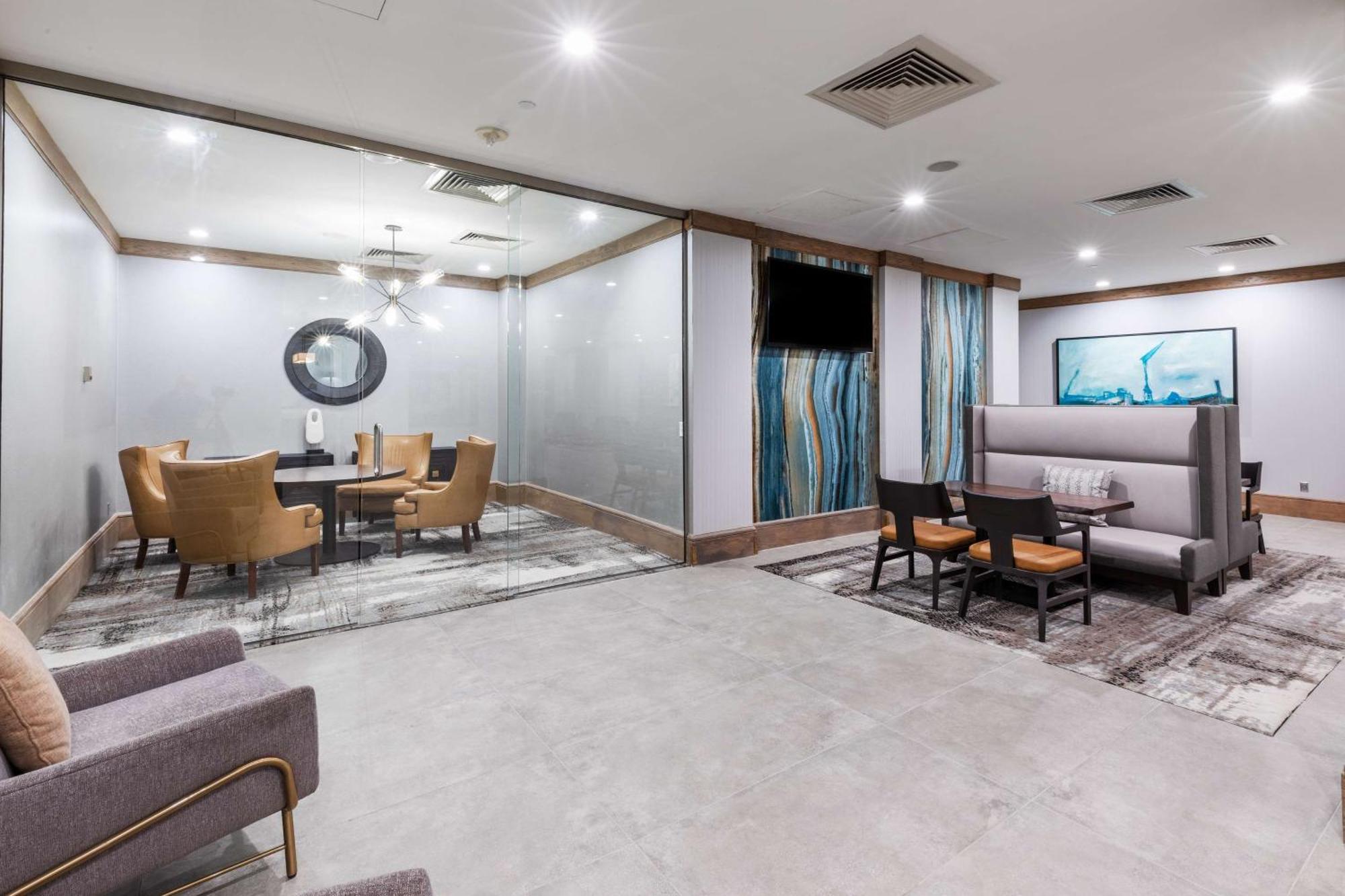 Doubletree By Hilton Tulsa At Warren Place Eksteriør bilde